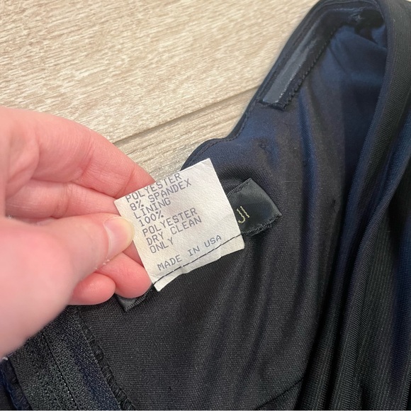 Tadashi Shoji Black Taffeta Fit and Flare Off the Shoulder Dress Size 8 - Picture 4 of 10